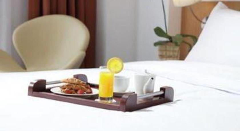 Brits Hotel Karawang Exterior foto